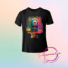Playera negra infantil para Halloween con diseño de monstruo de colores.