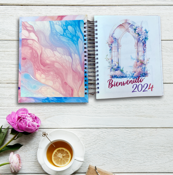 Diseño único de agendas personalizadas con pasta dura y detalles exclusivos.