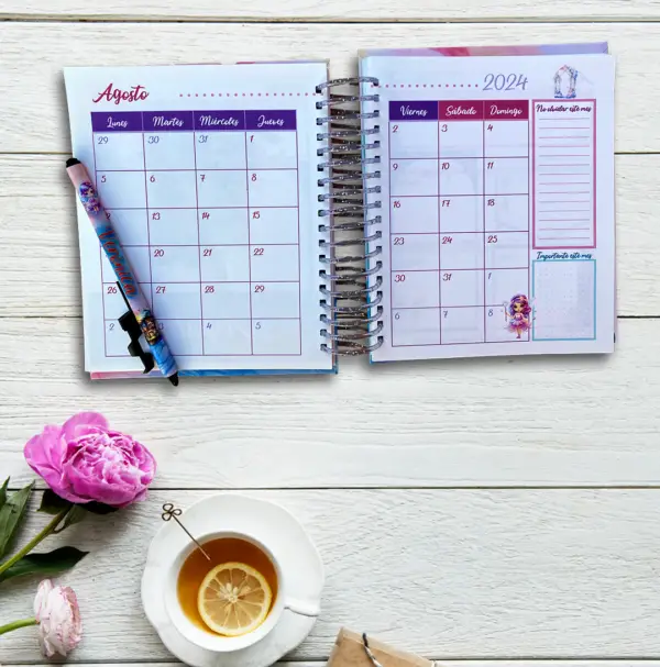 Diseño único de agendas personalizadas con pasta dura y detalles exclusivos.